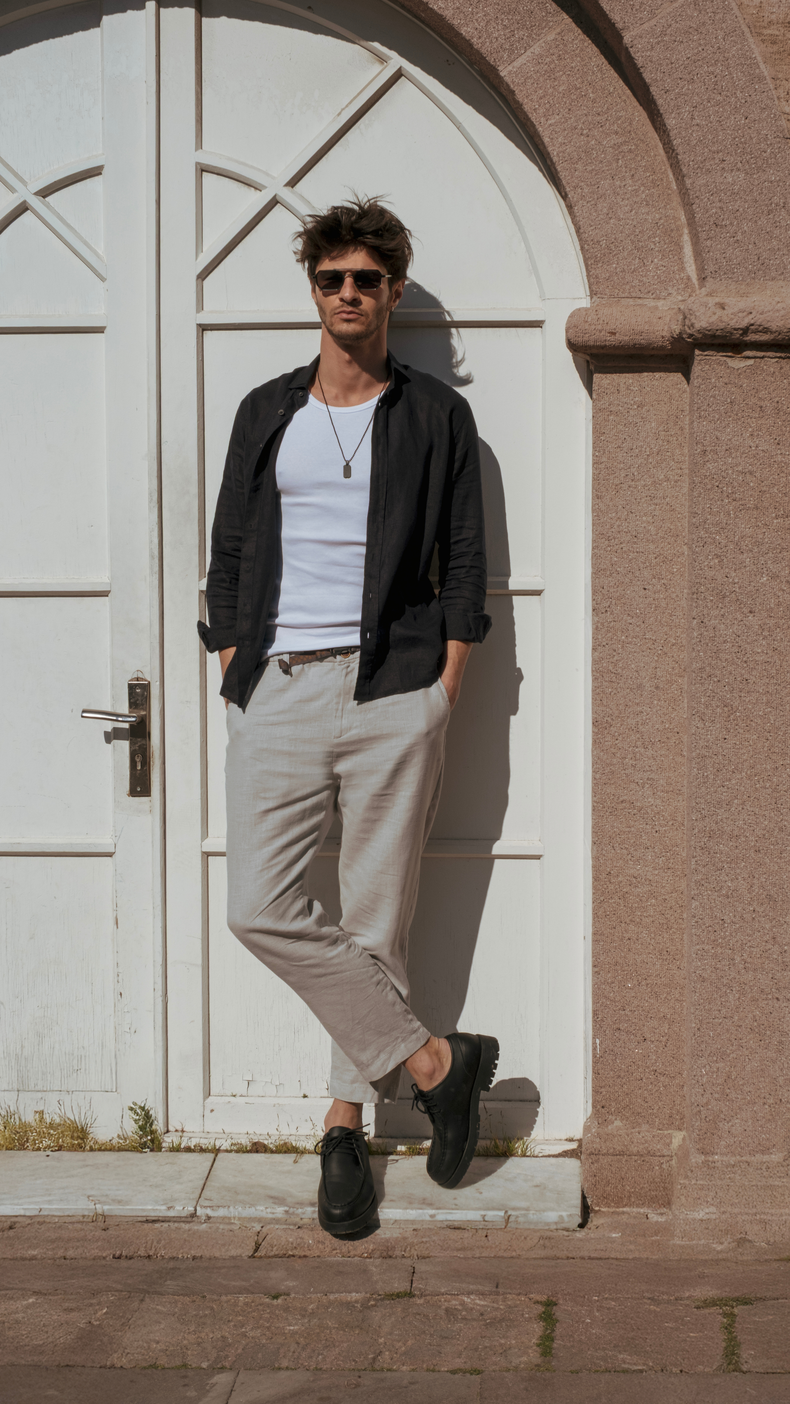 Light Gray Relaxed Fit Linen Pants – Belt Detail