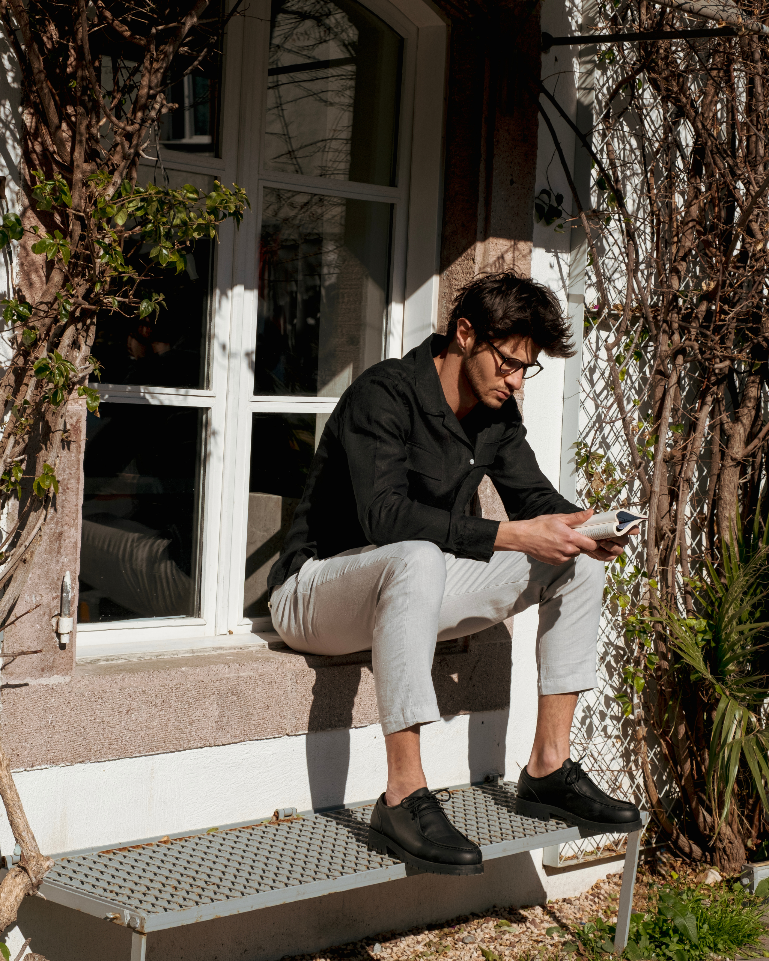 Light Gray Relaxed Fit Linen Pants – Belt Detail